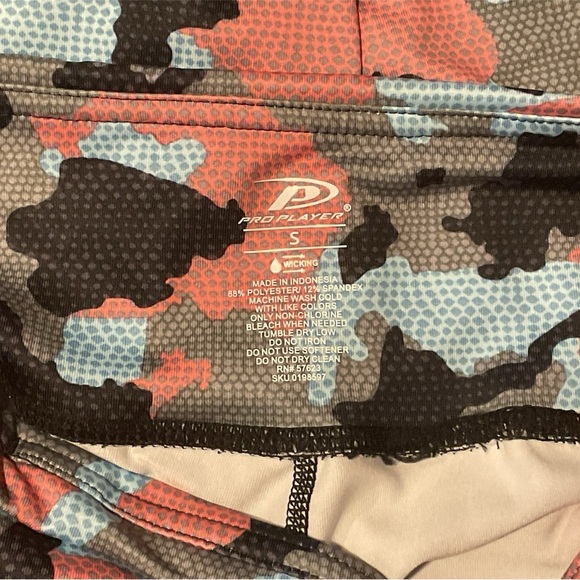 NWOT PRO PLAYER WOMENS CAPRIS ATHLETIC PANTS SIZE SMALL - Picture 3 of 3